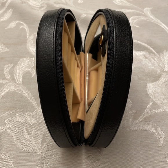 Travel Case for Trinkets and Jewelry in Black Leather NWOT - Picture 4 of 6